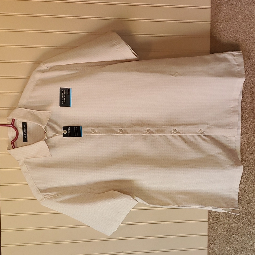 NWT men's Axist button-down shirt medium cream white anti wrinkle short sleeve